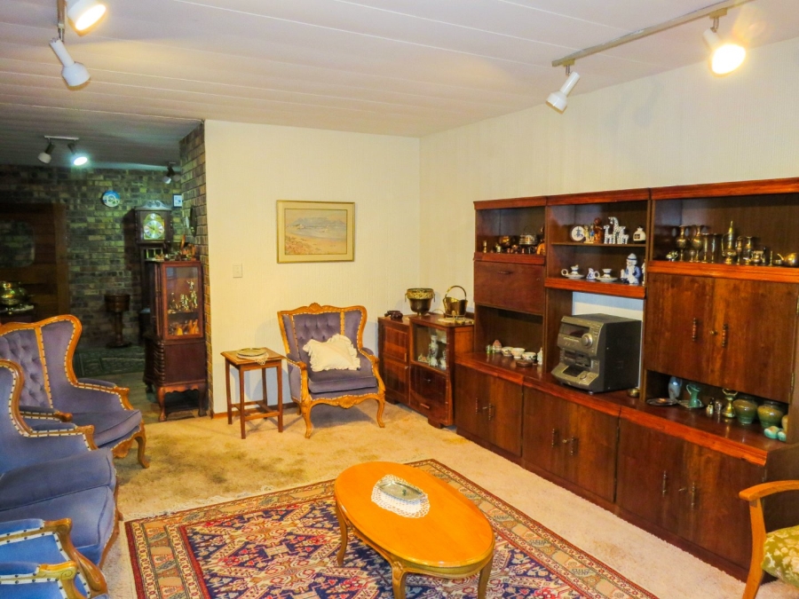 4 Bedroom Property for Sale in Heuwelsig Free State